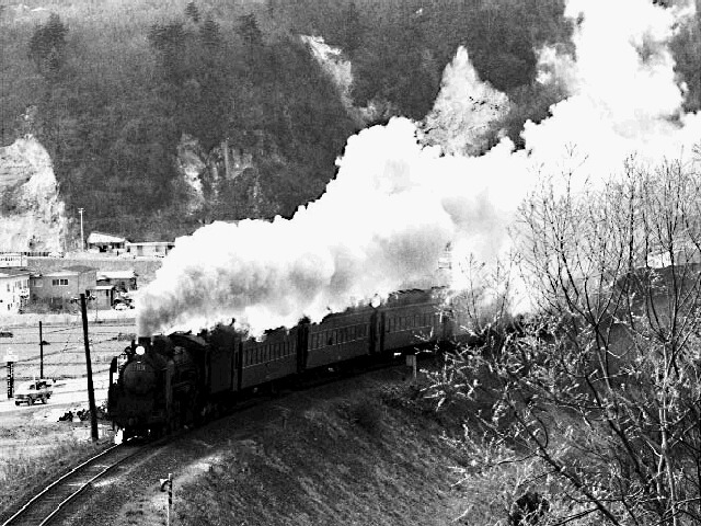 どすこいSports & 瓦版 撮り鉄の岡引(モノクロ)