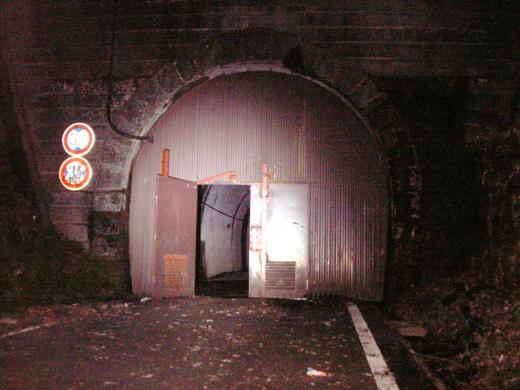 心霊スポット研究所 女鬼トンネル